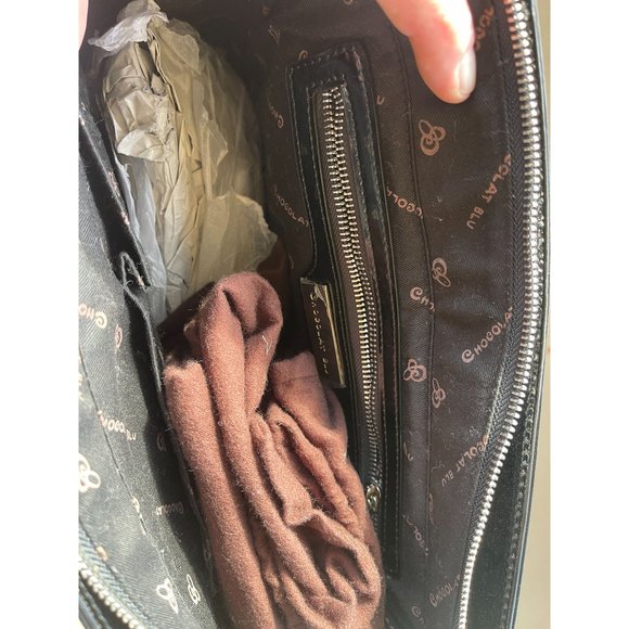 NWT Chocolat Blu Black Vinyl Trim White Leather Handbag One Size - Picture 5 of 9